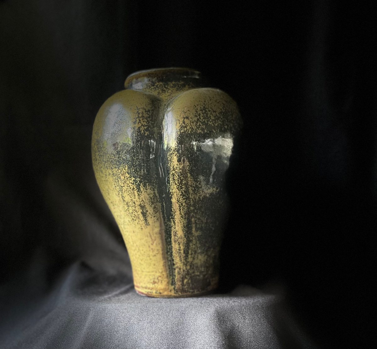 Venus I, a sculpted pottery Ikebana vessel