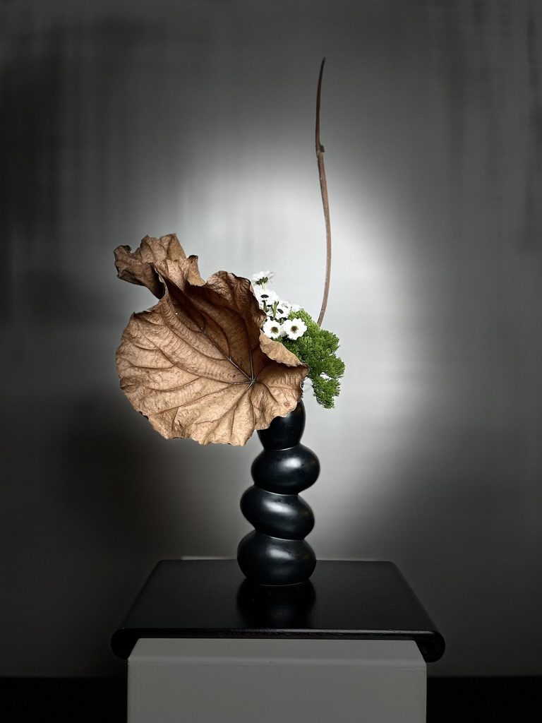 Mums, green ball dianthus & dried leaf